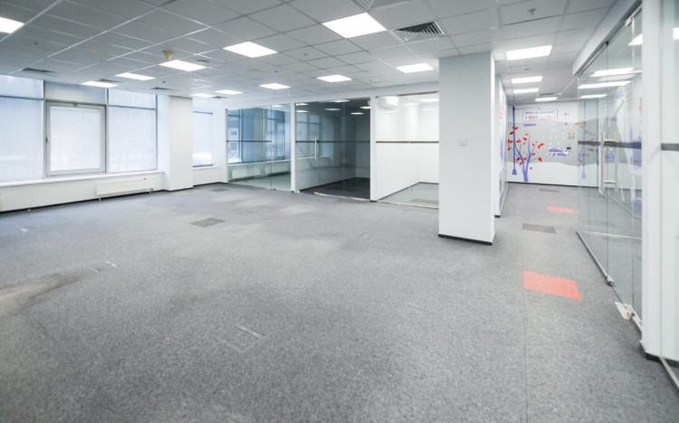 Общий вид этажа (open space)